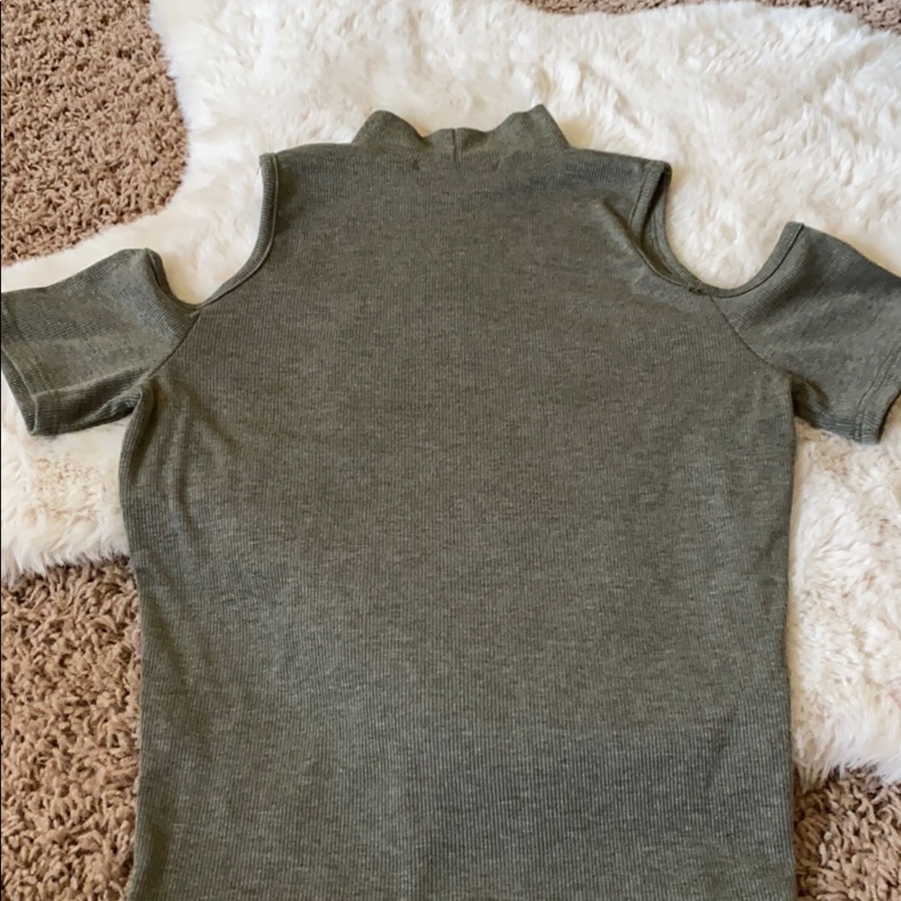 Shirt - Picture 3 of 4